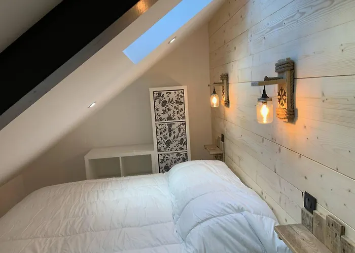 Triplex Moderne Avec Cheminee, Balcon Et Parking A - Fr-1-812-78 * Cauterets