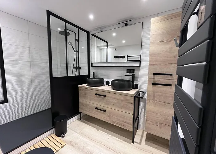 Triplex Moderne Avec Cheminee, Balcon Et Parking A - Fr-1-812-78 Διαμέρισμα