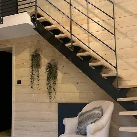 Triplex Moderne Avec Cheminee, Balcon Et Parking A - Fr-1-812-78 *