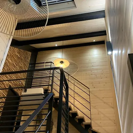 Triplex Moderne Avec Cheminee, Balcon Et Parking A - Fr-1-812-78 Apartment
