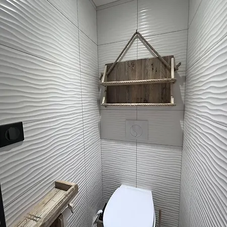 アパート Triplex Moderne Avec Cheminee, Balcon Et Parking A - Fr-1-812-78