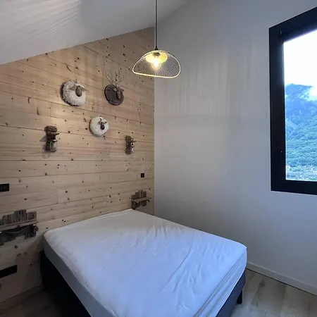 Triplex Moderne Avec Cheminée, Balcon Et Parking à - Fr-1-812-78